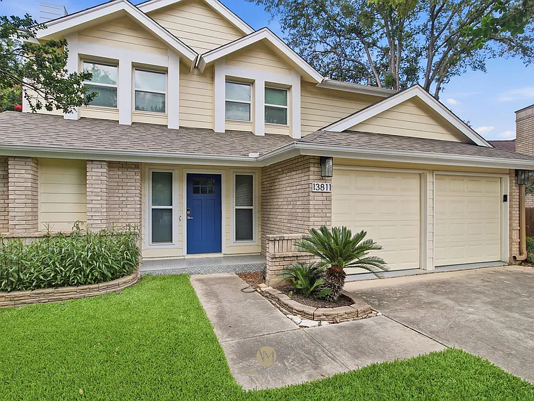 13811 Stone Hollow Dr — Photo 1