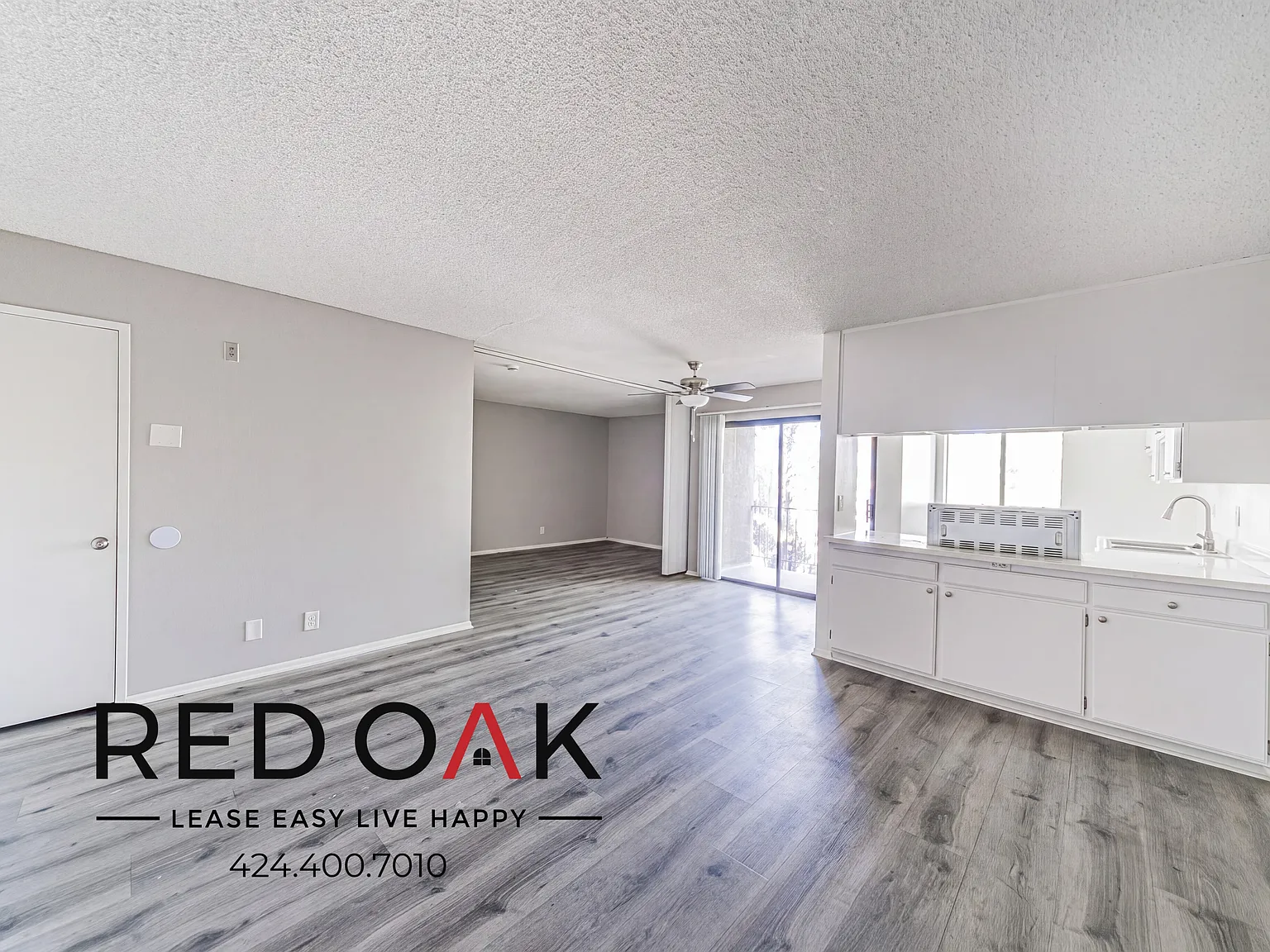 Fantastic Jr. One Bedroom with Private Balcony, Air Conditioning, and Included Parking ~ Near CSU... — Photo 4