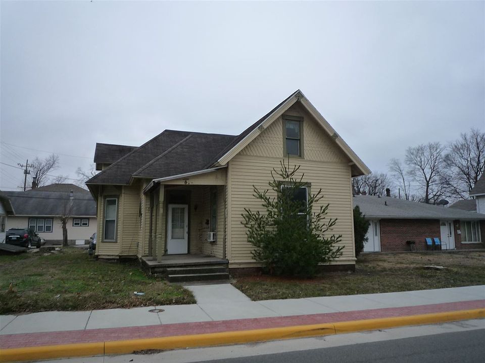 2nd image of 515 N 2nd St