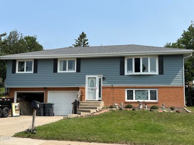 710 Johns Dr NE, Mandan, ND, 58554