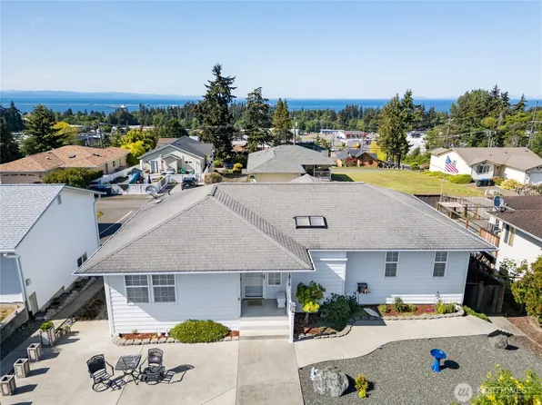 1815 E 4th St, Port Angeles, WA 98362