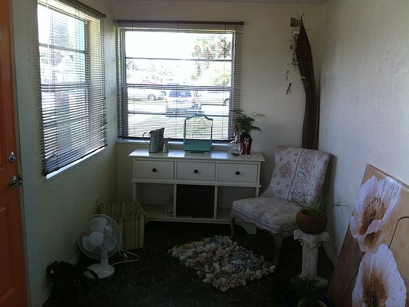 3rd image of 725 3rd Ave S