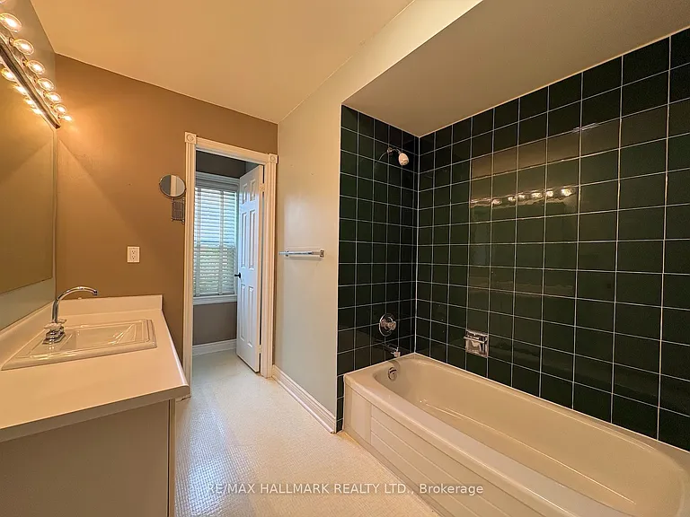 34 Theobalds Cir — Photo 20