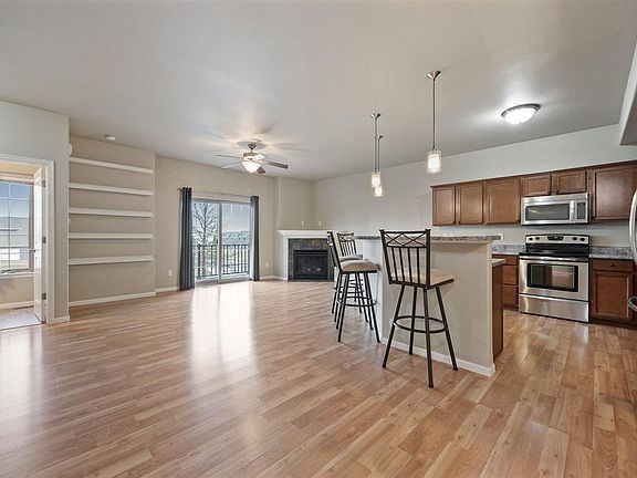 3rd image of 475 Glenmoor Pl