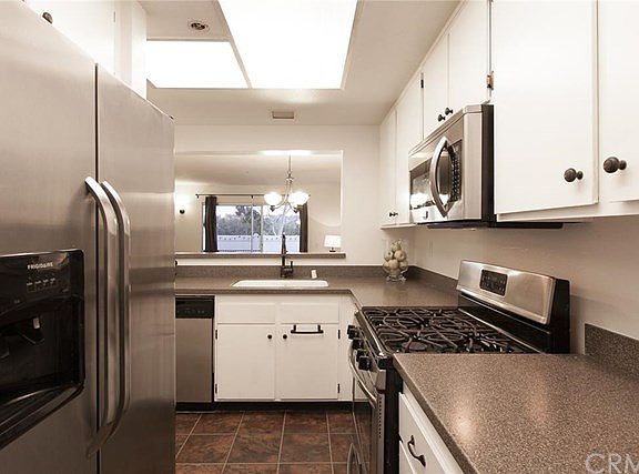 4th image of 13 Bentwood Ln