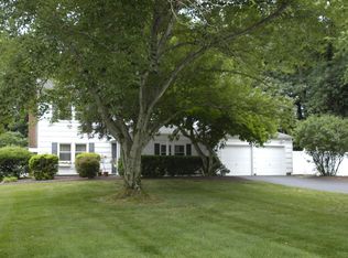 18 Ryan Rd, Manalapan, NJ 07726