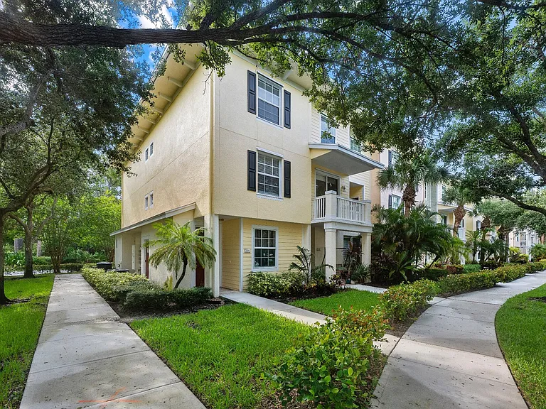 245 Murcia Dr #201 — Photo 1