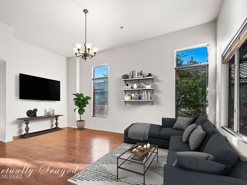 1st image of 4059 N Sunset Cliff Pl
