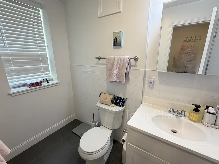 123 Sutherland Rd #E — Photo 34