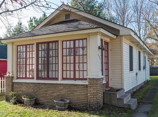 227 S Buchanan St, Spring Lake, MI 49456