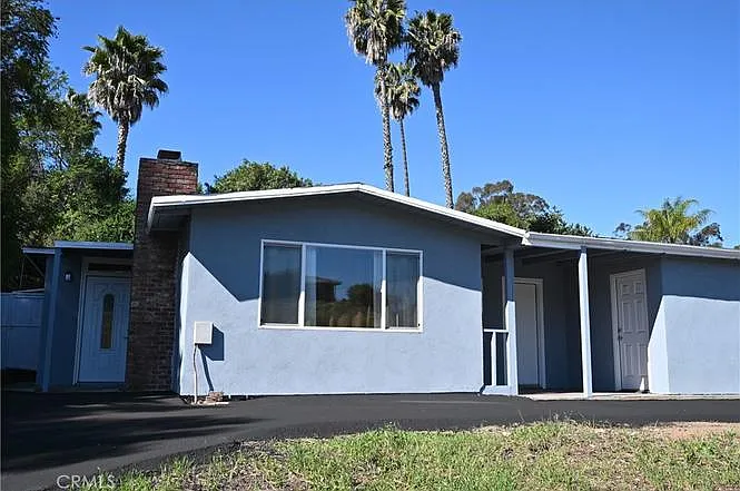 305 Civic Center Dr — Photo 8