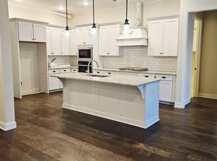 109 Sickle Mower Cir, New Market, AL 35761