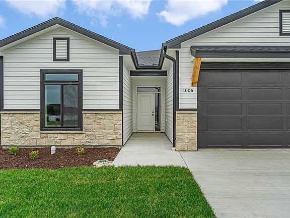 2nd image of 1006 Bluestem Cir
