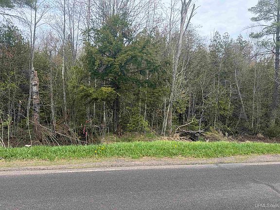 4th image of Lake Rd
