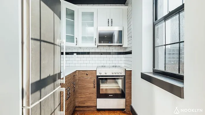 Rented by Nooklyn NYC LLC | media 25