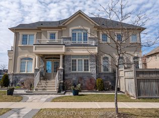 26 Trentonian St, Brampton, ON L6R 3W2