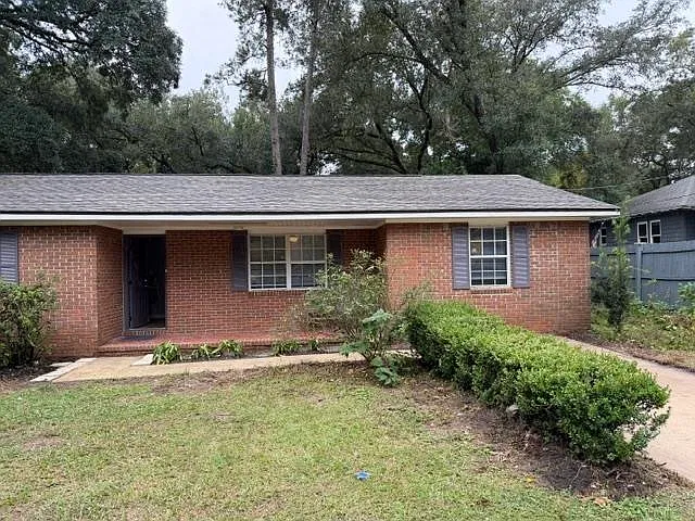 4 bed, 1375 sqft, $1,800 — Photo 3