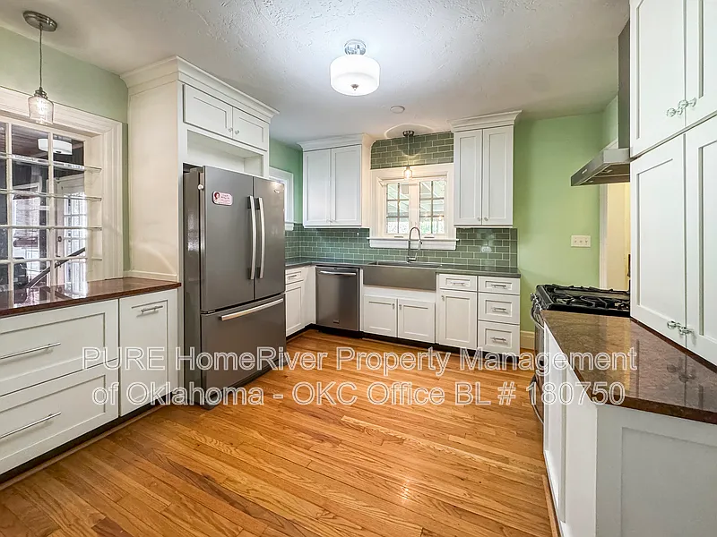 3 bed, 2.0 bath, 1814 sqft, $2,950 — Photo 3