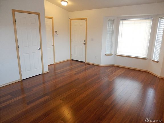3rd image of 2604 169th St NE