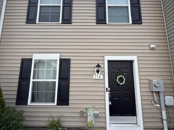 114 Whispering Pine Dr, Bunker Hill, WV 25413