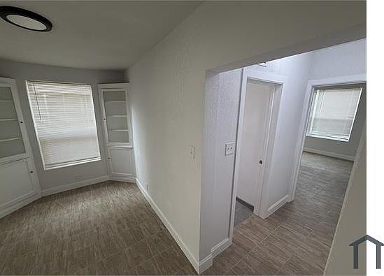 3rd image of 4425 Munger Ave #4423