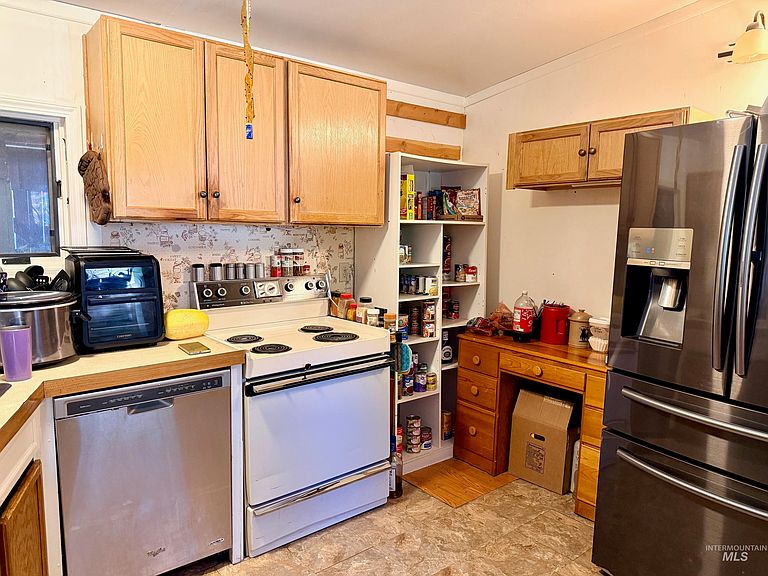 Listing photo 5