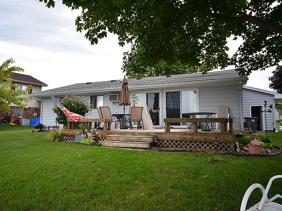 3rd image of 107 Castlewood Dr