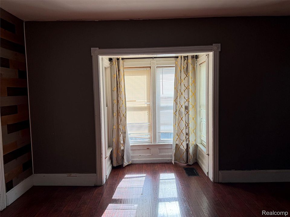 909 Pine St, photo 6
