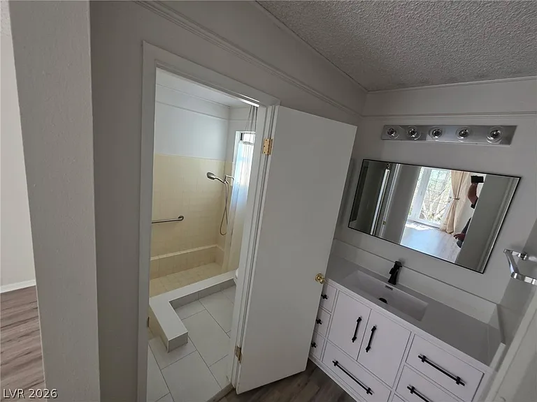 2725 Colanthe Ave — Photo 21