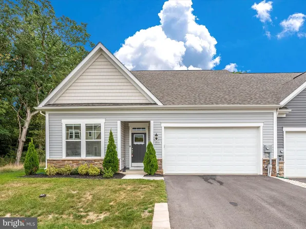 19555 Cosmos St, Hagerstown, MD 21742
