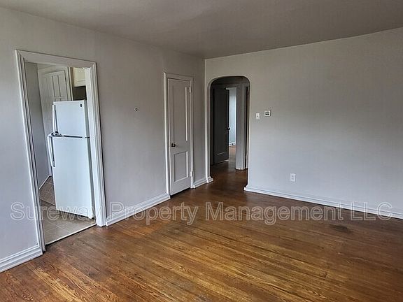 5th image of 880 Windermere Ave #B