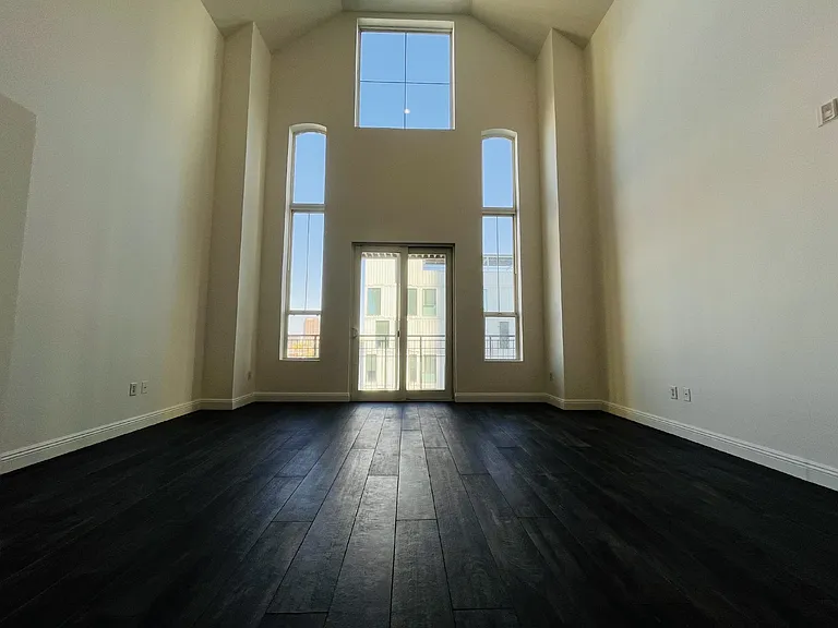 215 E McKinley St #402 — Photo 4