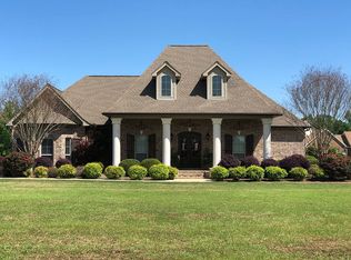 40 Debbie Ln, Caledonia, MS 39740