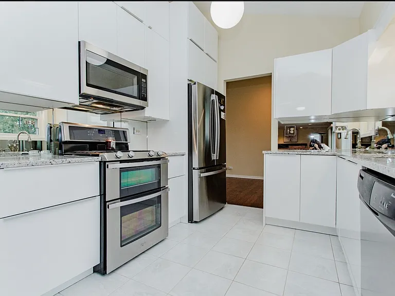 814 Dunhill Dr — Photo 8