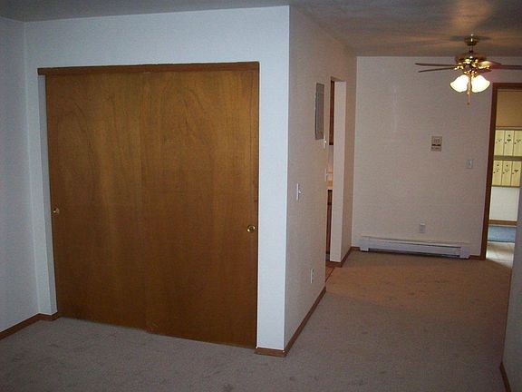 5th image of 1986 Colony Ct #1B-1Ba-580Sqft