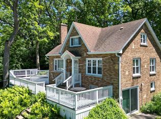 N1944 Bluff Ln, Lake Geneva, WI 53147