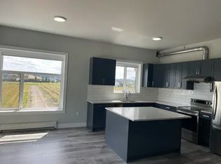 4386 168th St #1A, Surrey, BC V3Z 1E3