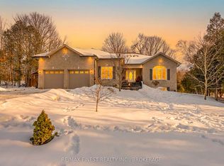 5885 Davey Dr, South Frontenac, ON K0H 2W0