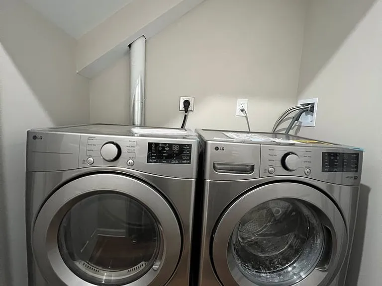 615 N Calhoun St — Photo 28