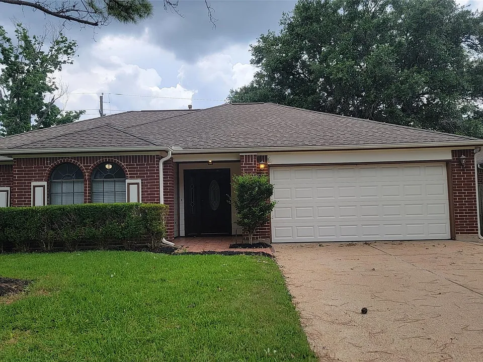 3335 Lakeland Gardens Dr