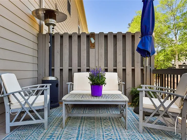 712 Alden Dr — Photo 14