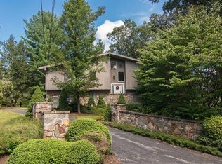 14 Colonial Dr, Katonah, NY 10536