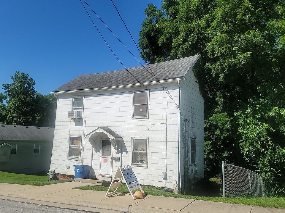 2nd image of 235 S Clinton St
