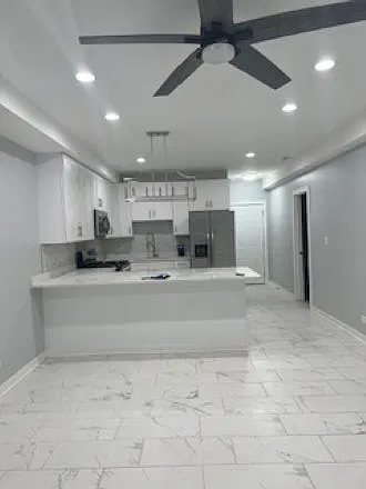 2 bed, 800 sqft, $1,600 — Photo 4