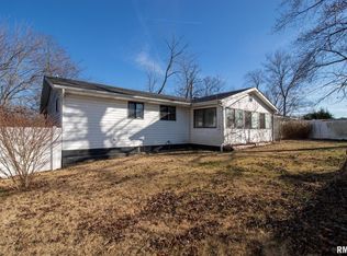 719 S Harrington St, Orient, IL 62874