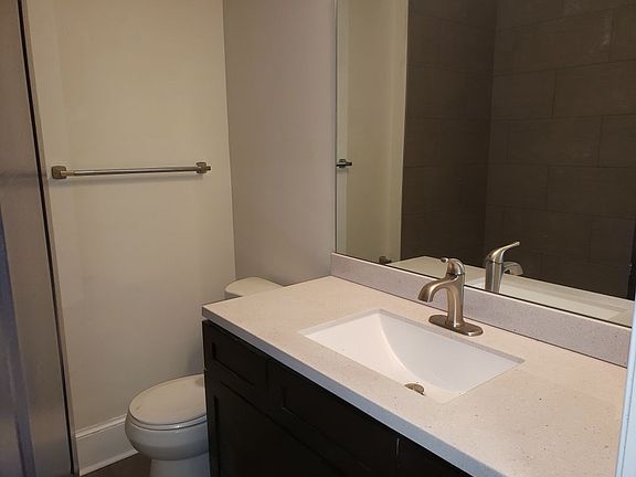 4th image of 919 N 2nd St APT 1