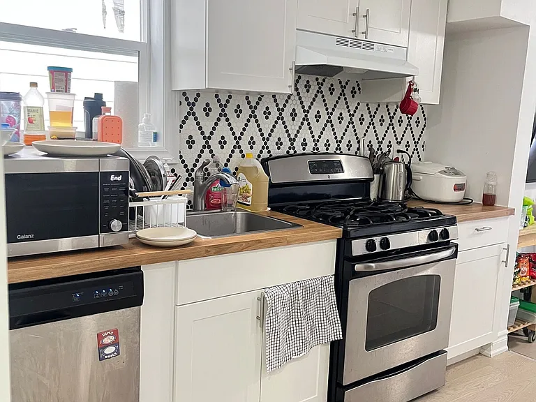 127 Borden St #2 — Photo 5