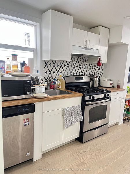 Toronto House for rent - 3 Bedrooms — photo 4
