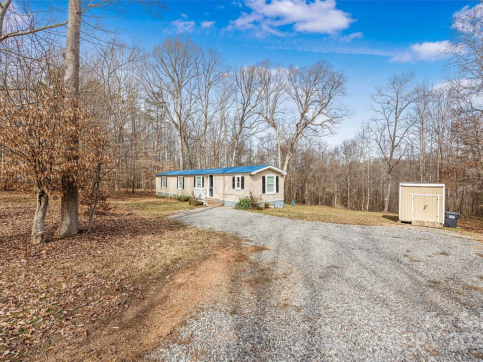 1st image of 224 Fieldcrest Dr