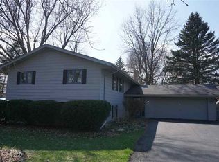 2832 Wishart Dr, Rockford, IL 61114